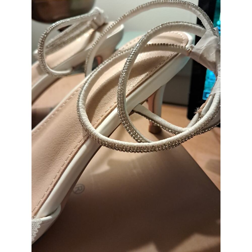 Perphy White Heels With Rhinestones Size 6 - Picture 6 of 6